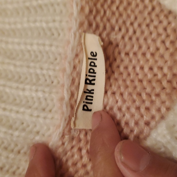 PINK RIPPLE SIZE XL Pink and White Sweater Vest with Rose Embroidery - Picture 7 of 10